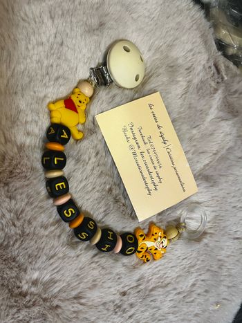 Attache tétine Winnie l’ourson