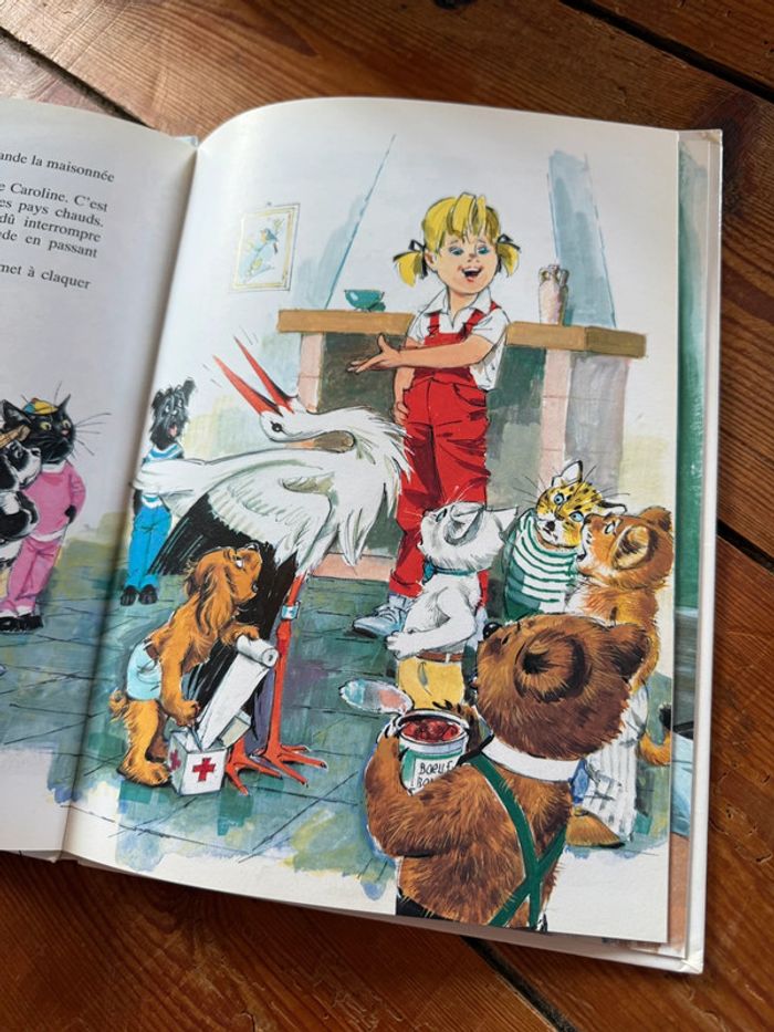 Couverture blanche BE Livre bd album La croisière de Caroline Hachette - photo numéro 3