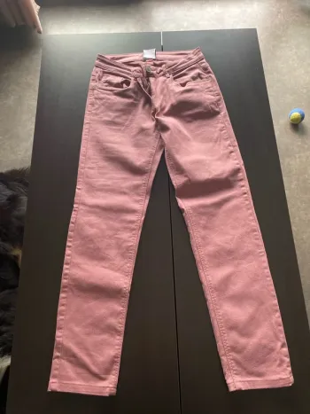 Jean rose neuf T38