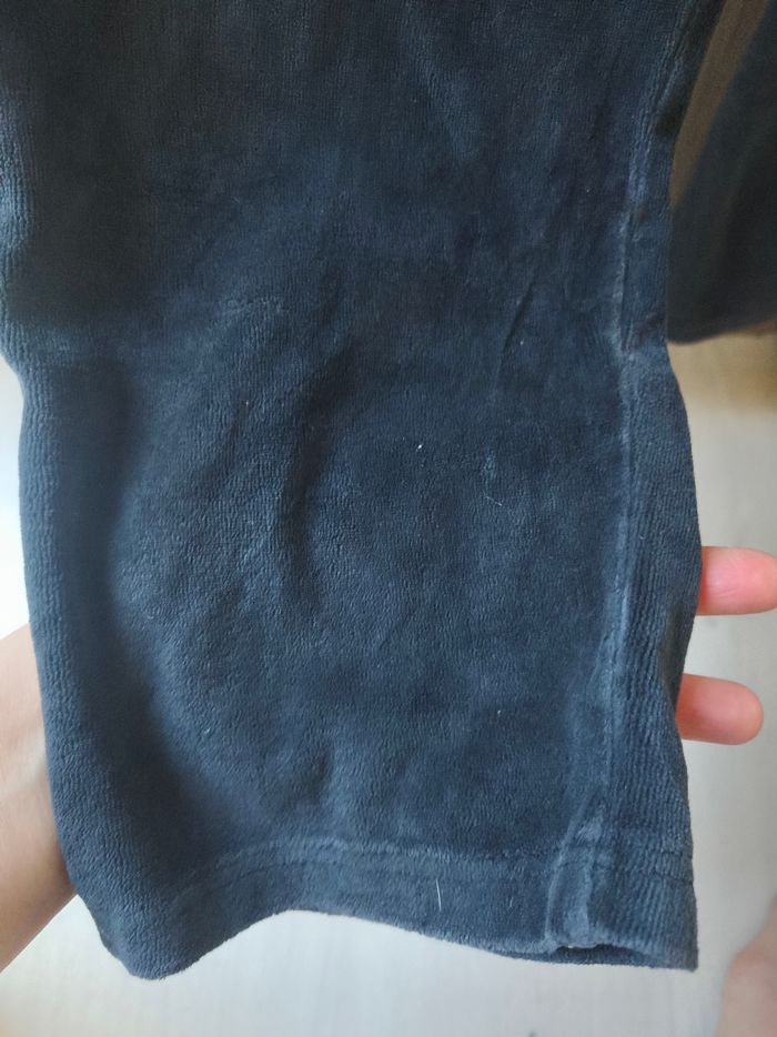 Pyjamas deux piècesCars Pyjamas deux pièces
🏁 Ensemble pyjama / tenue détente Cars – 4/5 ans 🏁 - photo numéro 7