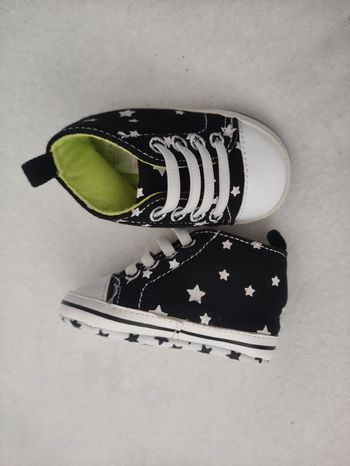 Petit chaussures bébé neuve