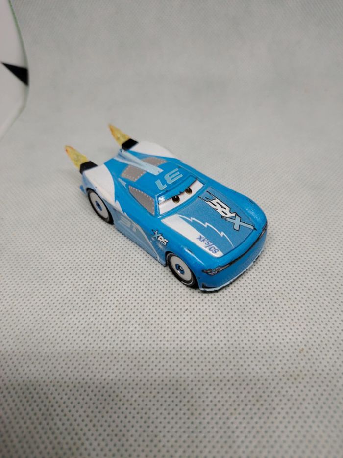 Voiture cars disney metal xrs rocket racing cam spinner tbe - photo numéro 2