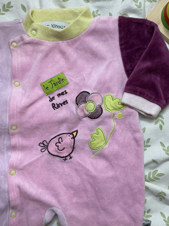 pyjama grenouillère en velours rose et violet les kinousses 3 mois ouverture devant - photo numéro 4