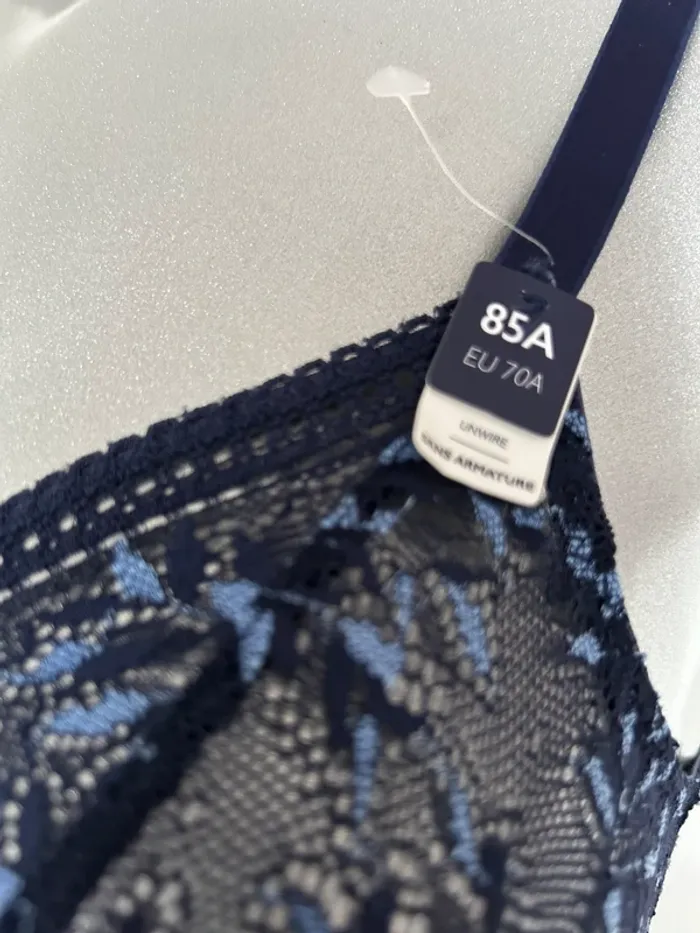 Soutien gorge dentelles marine T85A - photo numéro 4