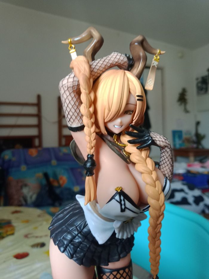 Figurine manga sexy - photo numéro 2