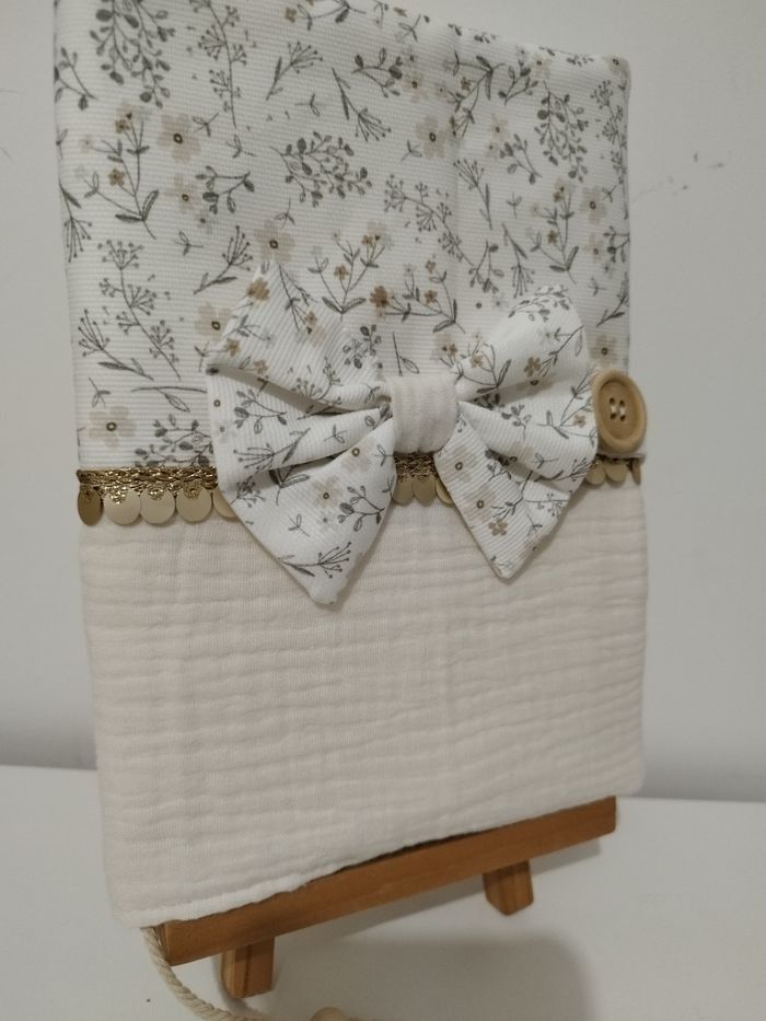 Un protège carnet de santé 18€ - photo numéro 2