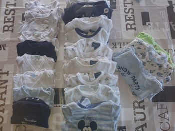 Lot bodies, pyjamas garçon 1mois