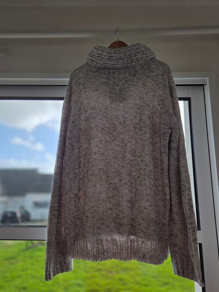 Pull blanc et beige - photo numéro 2
