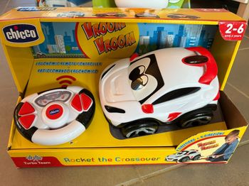 Voiture radiocommandee rocket