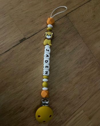 Attache tétine personnalisé