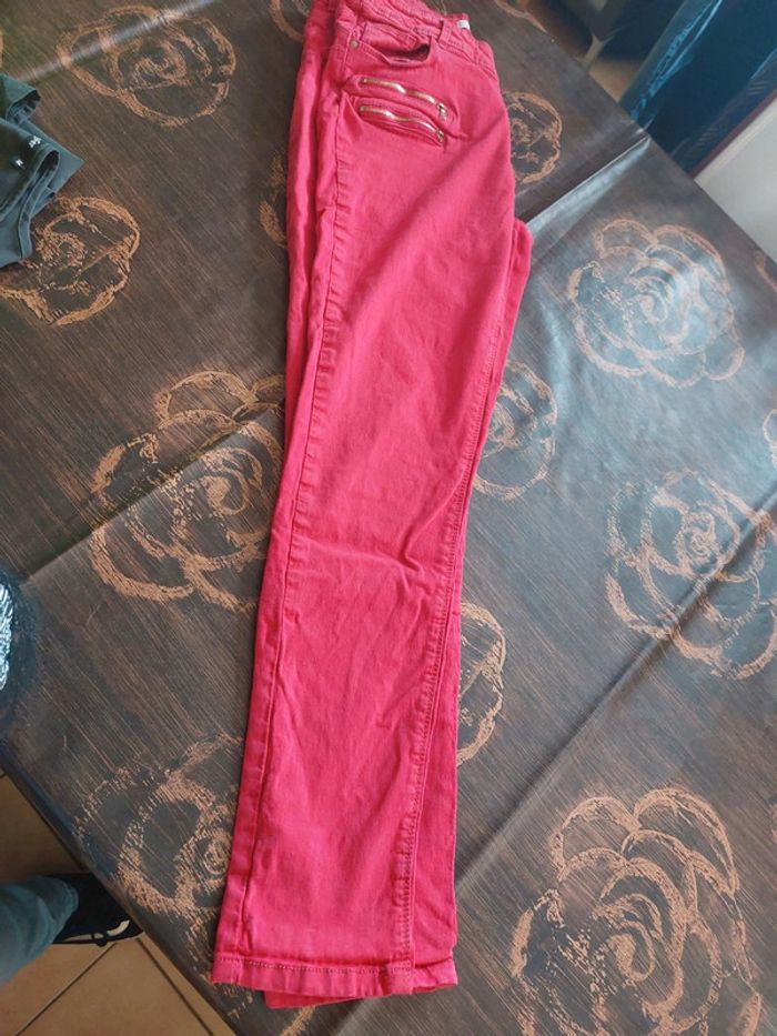 Jean rouge - photo numéro 4