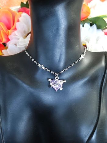 Collier cœur en pierre topaz violette