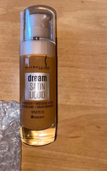 Fond de teint Maybelline Dreams satin liquid 64