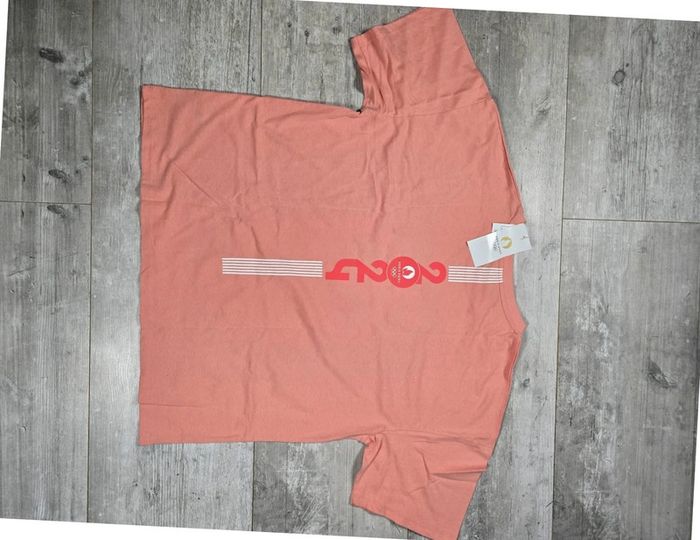 🌟 T-shirt corail officiel Jeux Olympiques Paris
2024 - Taille L 🌟 - photo numéro 2