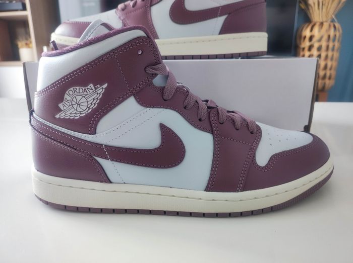 Baskets Nike air Jordan mid - photo numéro 2
