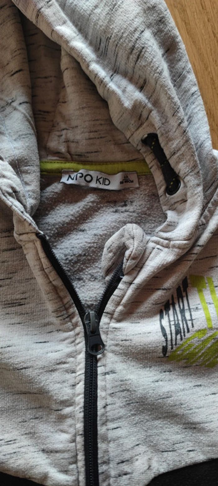 Lot 2 vestes zippées 4 ans - photo numéro 3