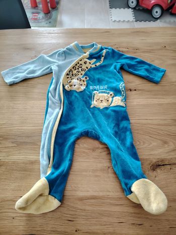 Pyjama taille 6 mois