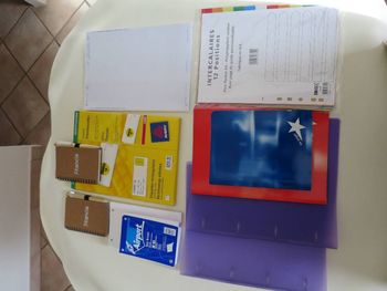 Lot de fournitures scolaires