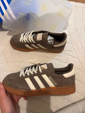 Adidas marron neuve
