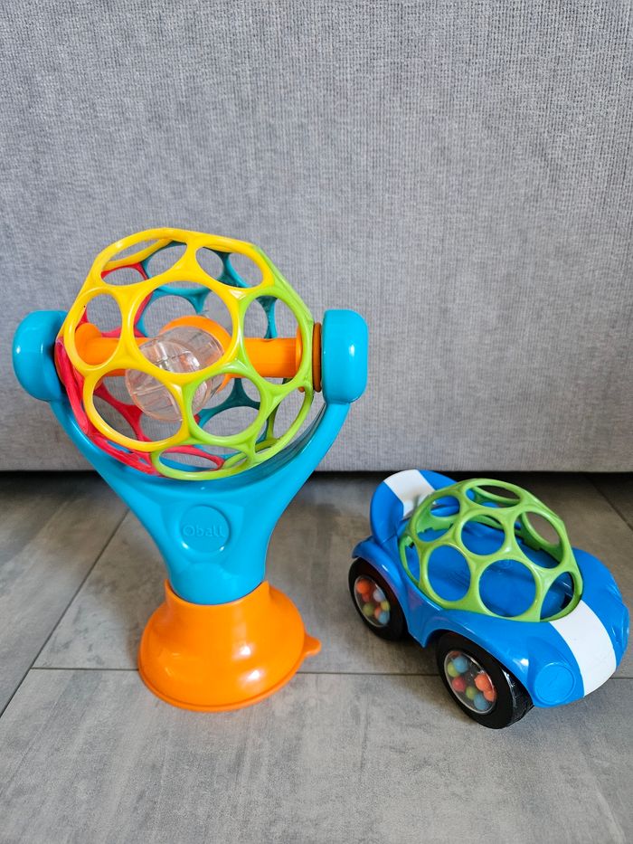 Lot jouets d'éveils Oball voiture et balle