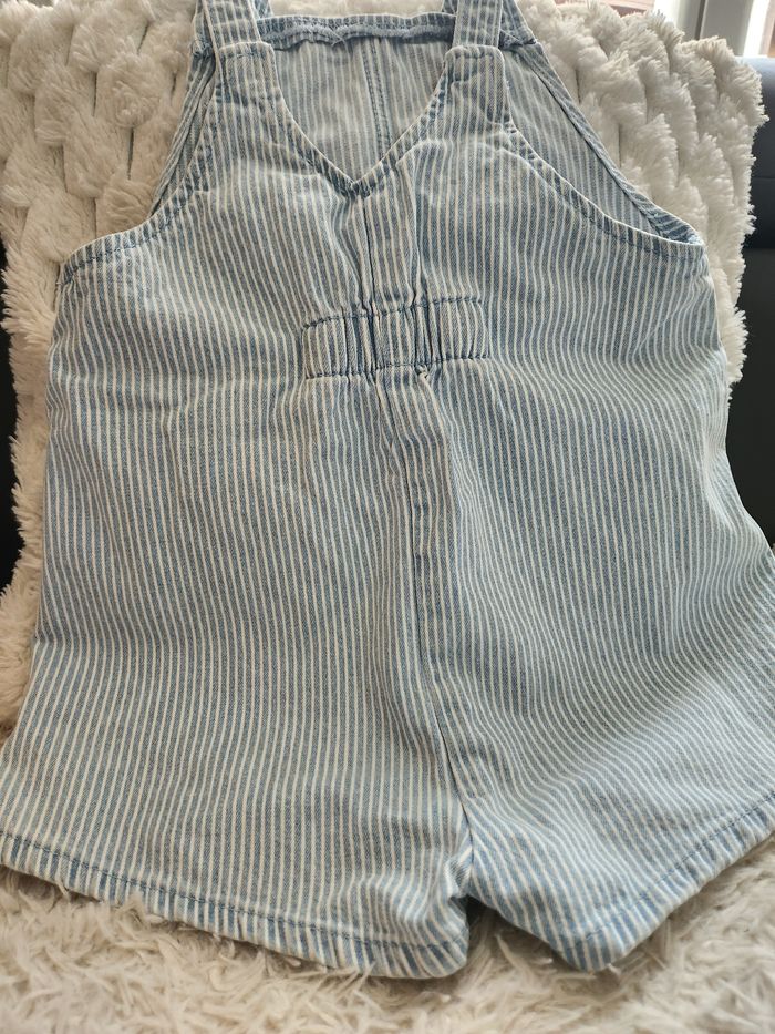 Salopette en jeans à rayures blanches - photo numéro 3