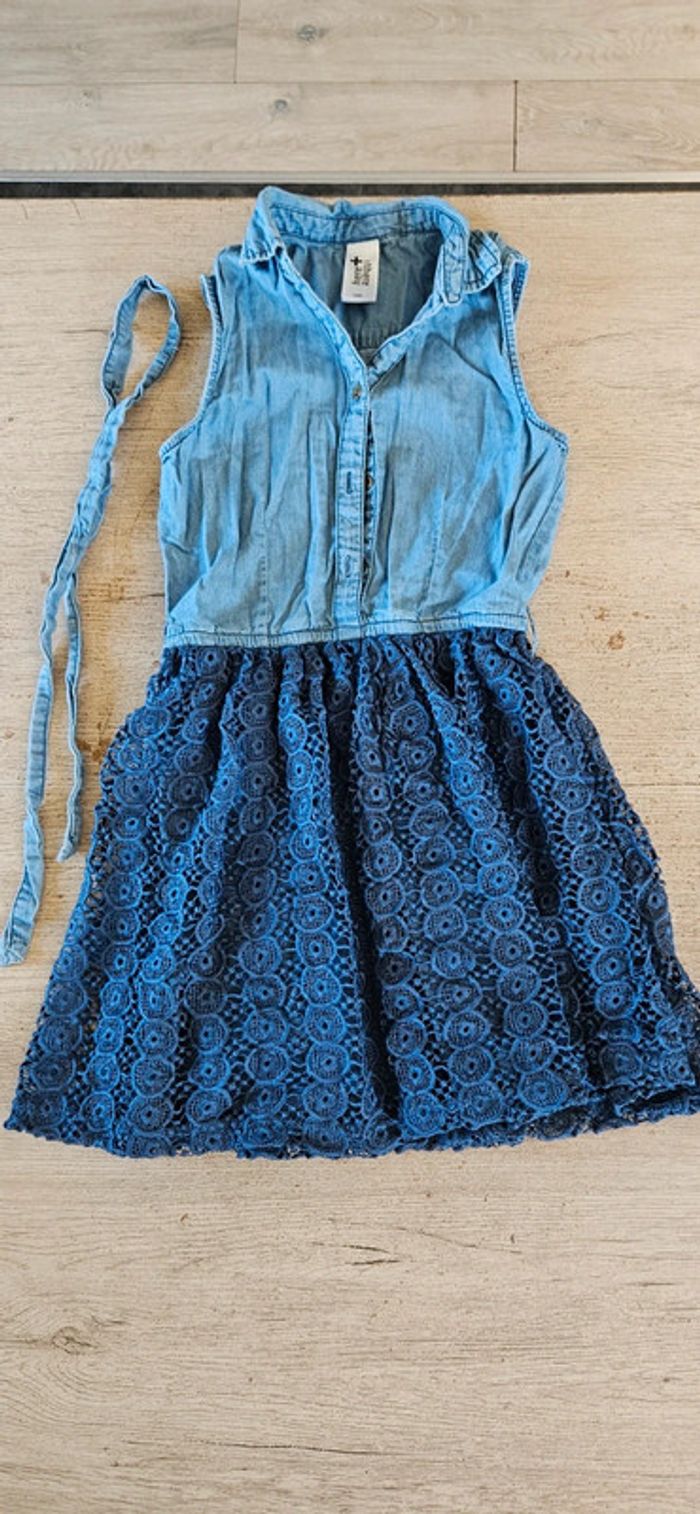 Robe courte sans manche, jean s et broderie,There Here, C&A, taille 10 ans, nickel - photo numéro 3
