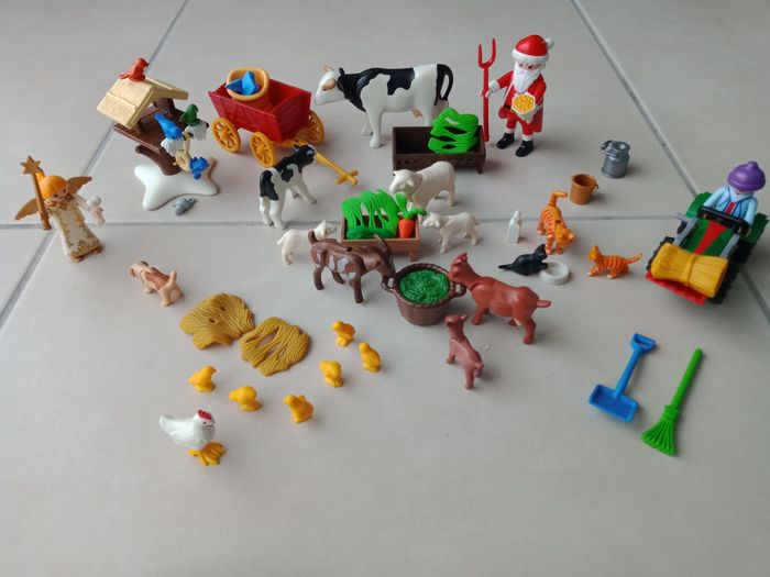 Playmobil Pièces du calendrier de l'Avent Père Noël à la ferme - photo numéro 3