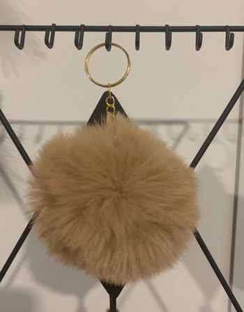 Porte-clés ou bijoux de sacs pompons en fausse fourrure