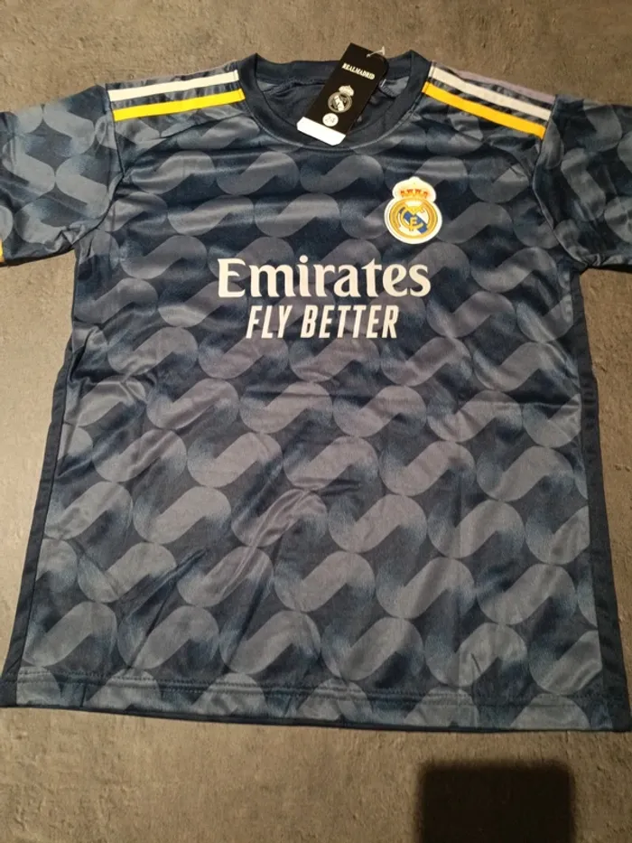 Tenue foot Real Madrid Jude Bellingham bleu. T.24 - photo numéro 2
