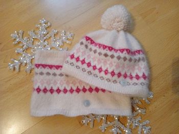 Bonnet et tour de cou