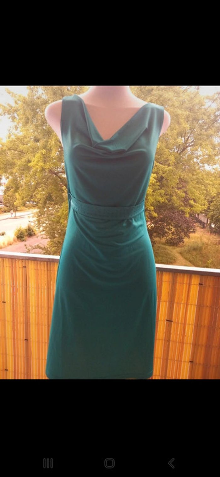 Robe d'occasions 💚 - photo numéro 3