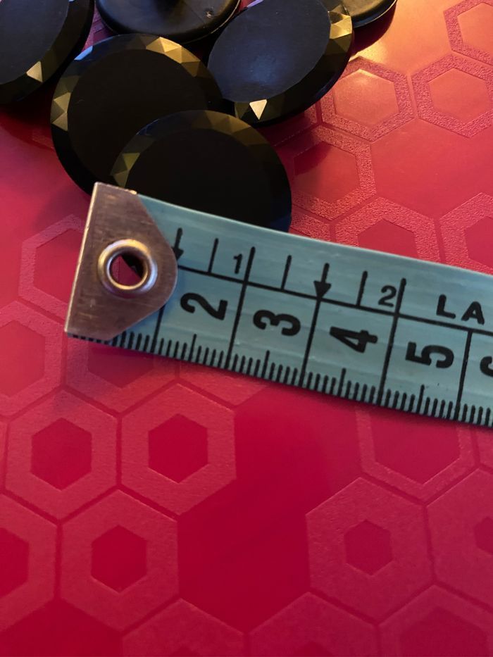 Bouton  noir - photo numéro 3