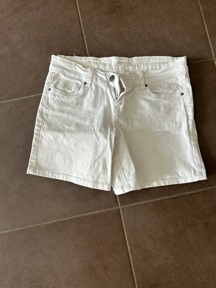 Short blanc