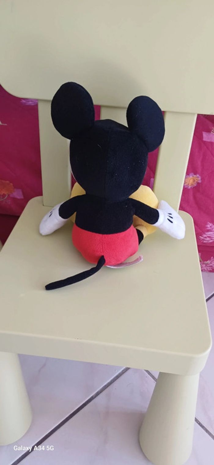 Mickey qui rit et éternue - photo numéro 2