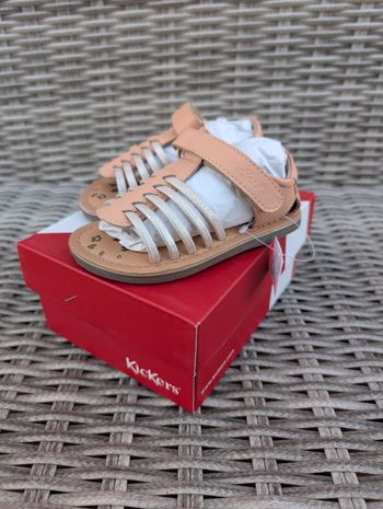 Kickers fille neuf taille 22