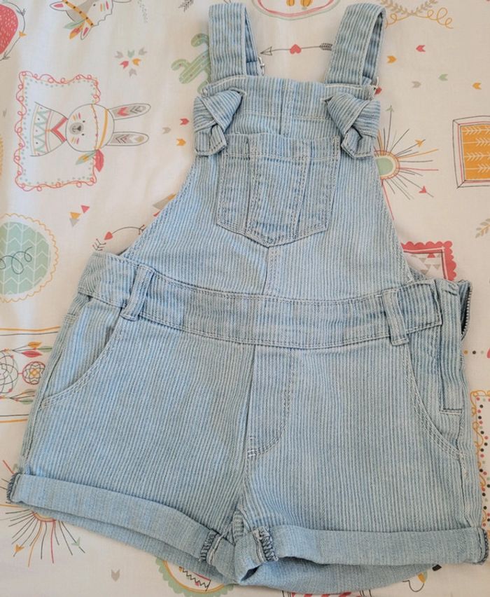Jolie salopette short/ courte 4 ans