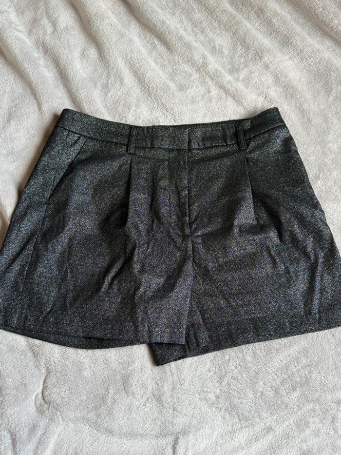 Short argenté taille 42