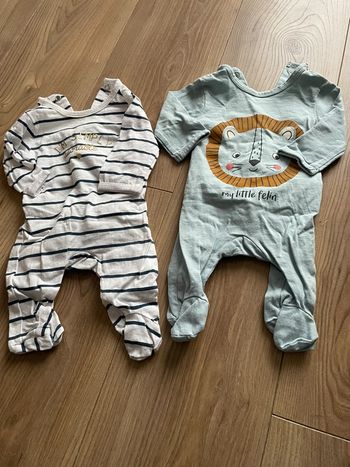 Lot 2 pyjamas 1 mois