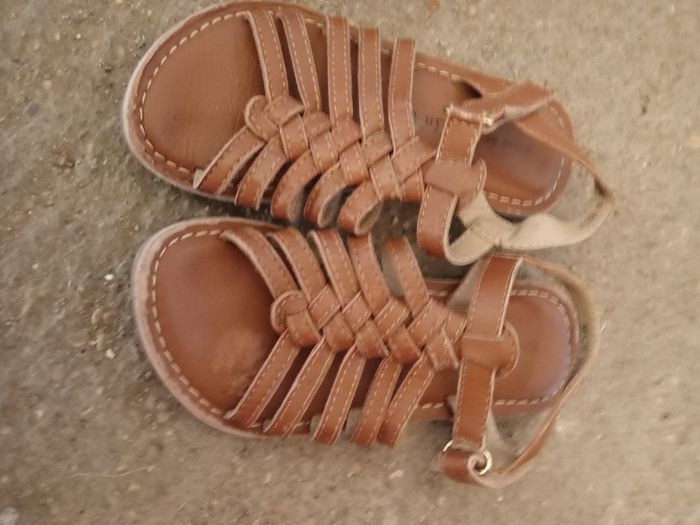 Sandales taille 28