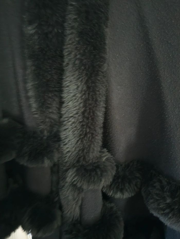 Jolie cape noire a capuche stylée taille unique - photo numéro 2