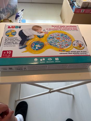 Ludi grand tapis, gonflable à remplir d’eau pour jouer et développer la motricité