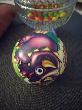 Balle dinosaures en très bon état