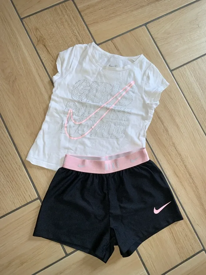 Ensemble nike