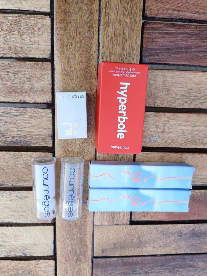 LOT DE 6 MINIATURES COURREGES UNE DE 6ML, DEUX DE 8,5ML, DEUX DE 5ML, UNE de 3ML