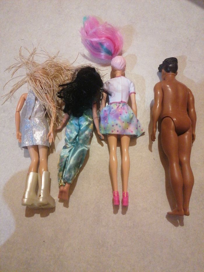 Poupées barbie - photo numéro 2