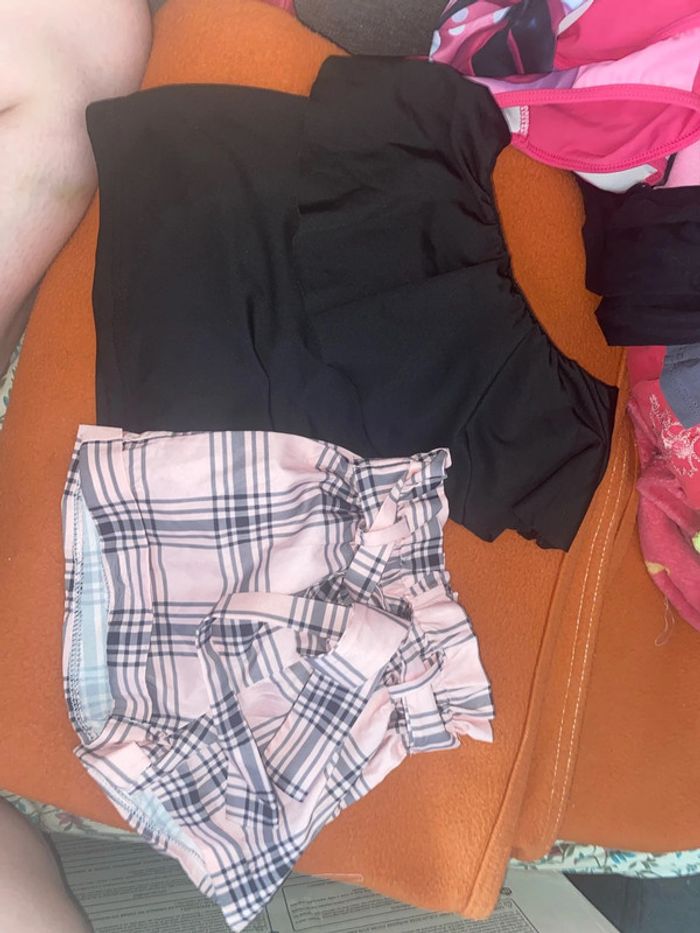 Ensemble short fille
