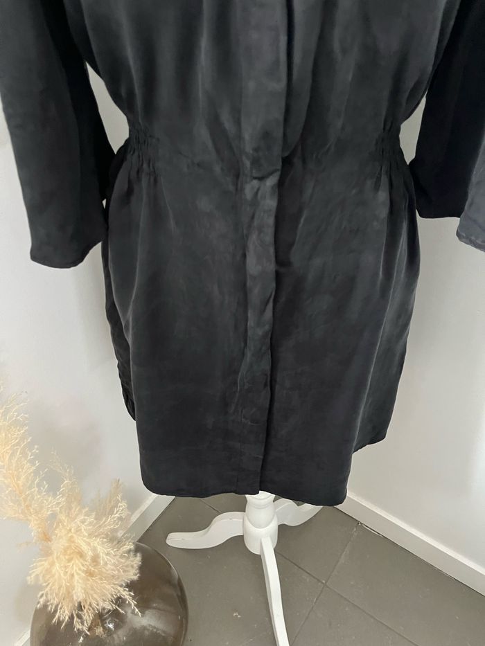 Robe cintrée satinée Zara M - photo numéro 2