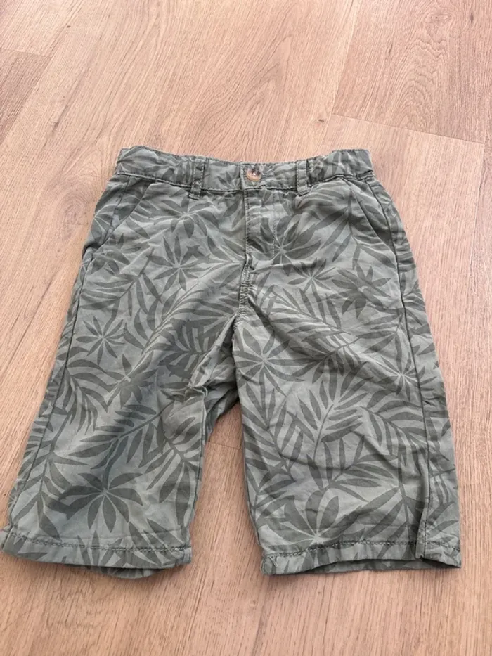 Short kaki