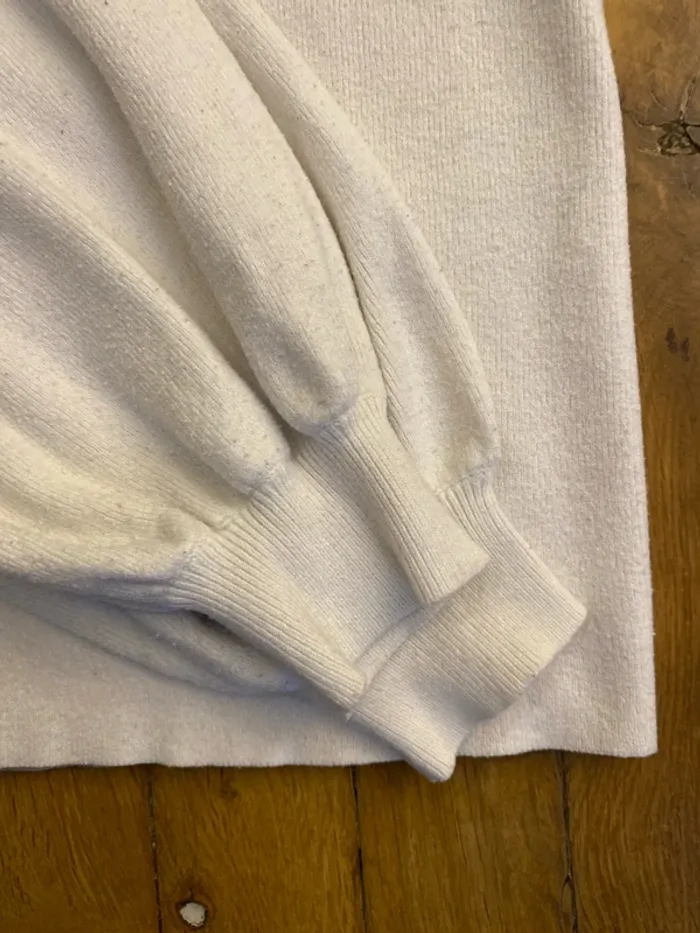 Pull blanc manches bouffantes - photo numéro 4