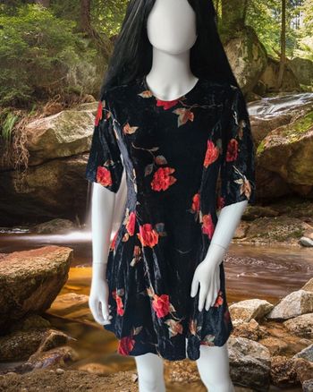 Robe en velours avec ses fleurs, taille 40